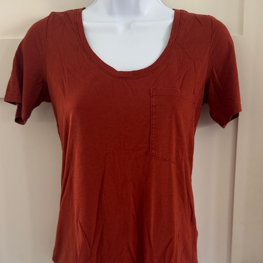 Babaton Scoop Neck Pocket Tee - Rust - Picture 3 of 7